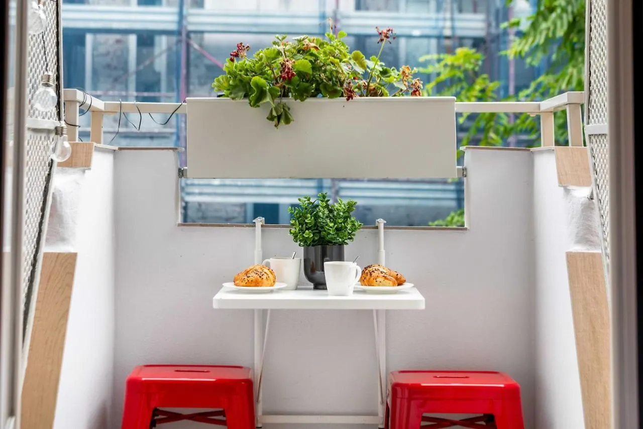 Prada & Bocconi - Cozy Studio, Fast Wifi, Tram Milan Italy