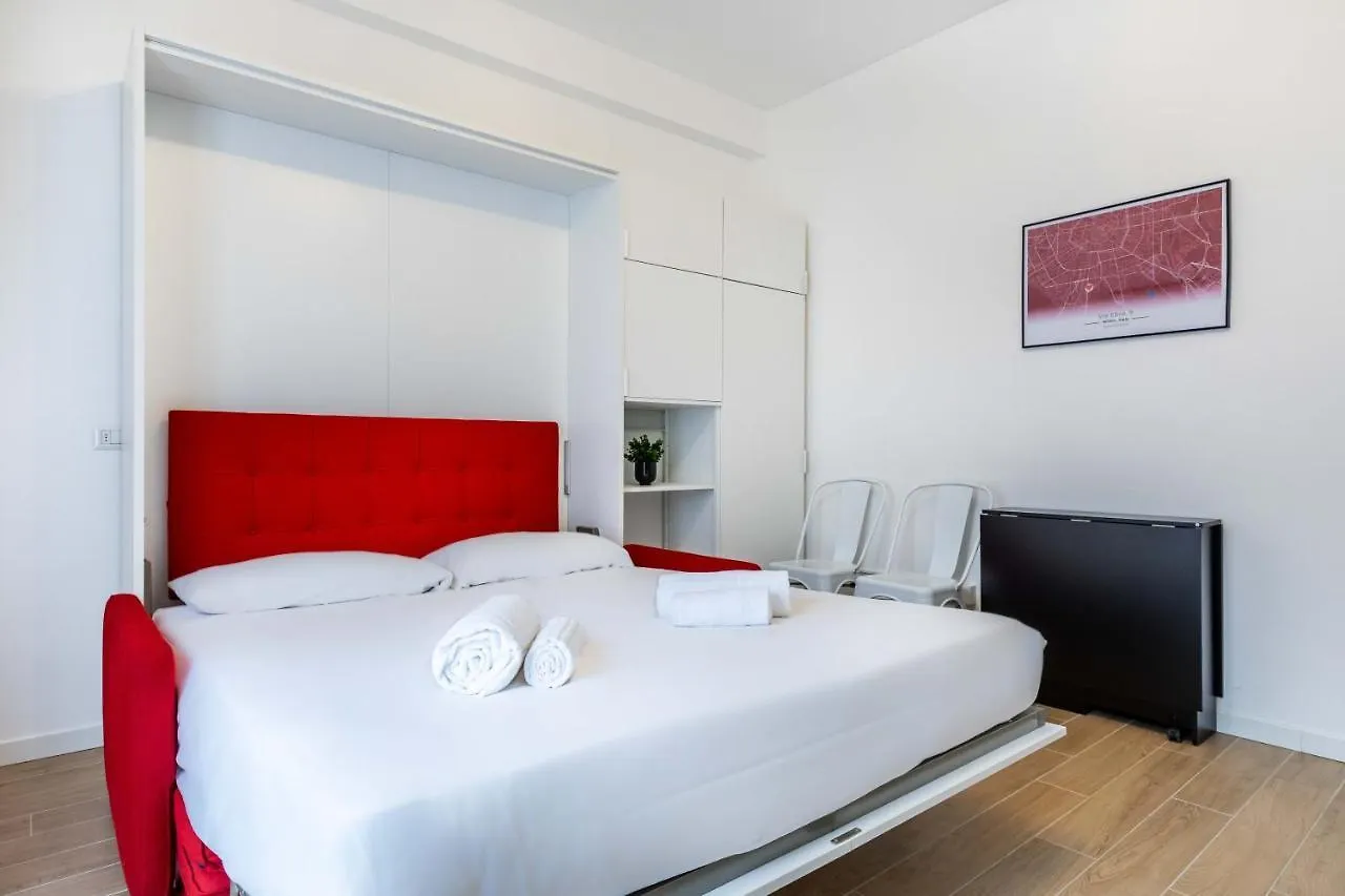 Apartment Prada & Bocconi - Cozy Studio, Fast Wifi, Tram Milan Italy