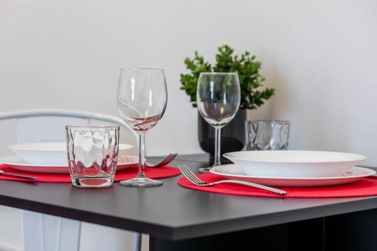 Appartement Prada & Bocconi - Cozy Studio, Fast Wifi, Tram Milaan