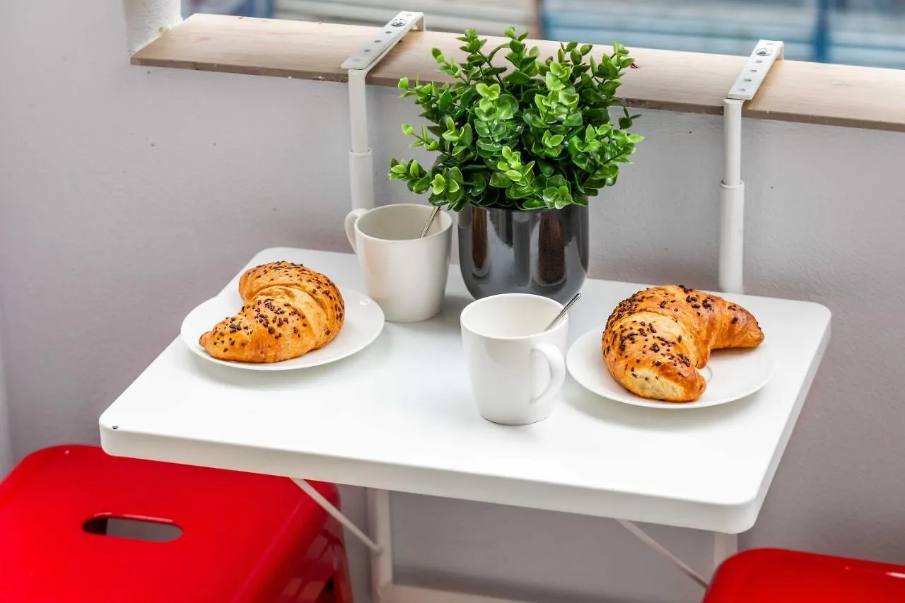 Appartement Prada & Bocconi - Cozy Studio, Fast Wifi, Tram Milaan